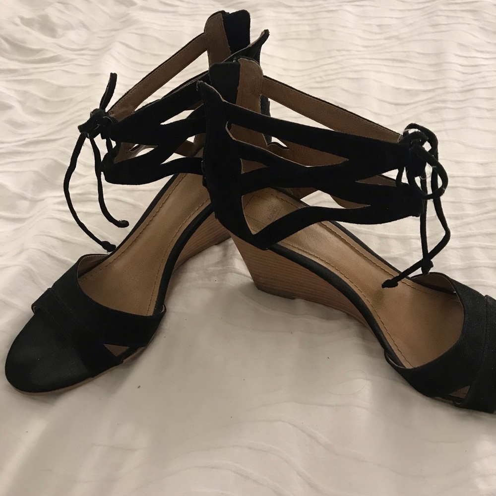 Cute Black Wedges